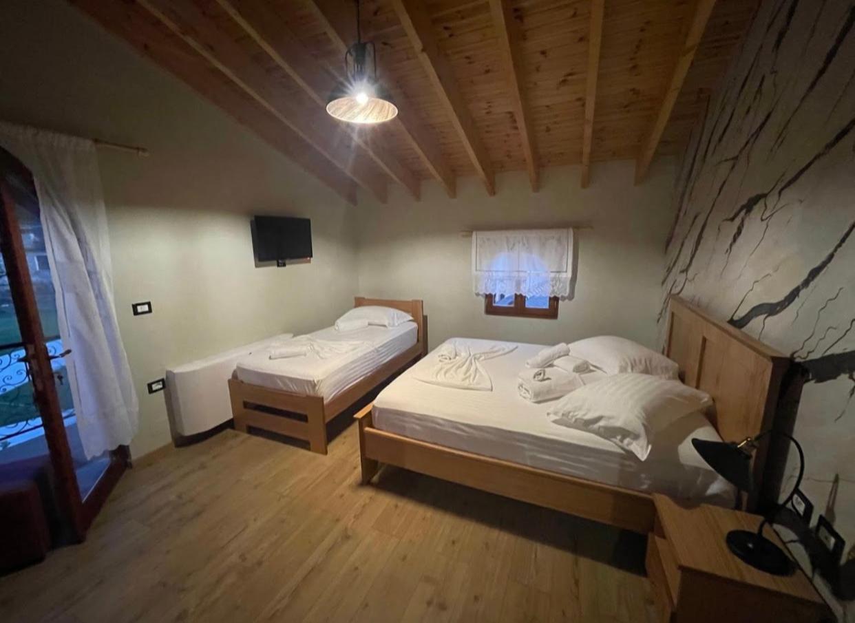 Bujtina Te Xhako Hostel Permet Exterior photo